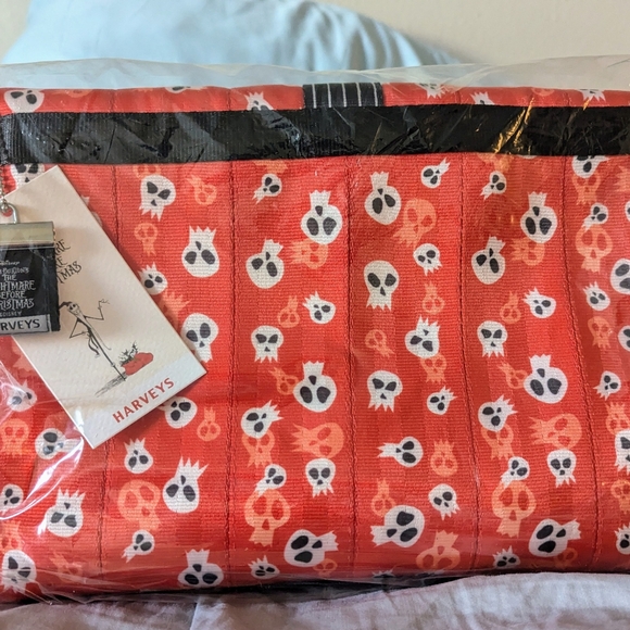 Harvey's Disney NBC Present Foldover Crossbody - Picture 2 of 6